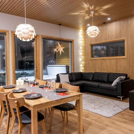Premium Lapland Villa With Jaguzzi 로바니에미 외부 사진